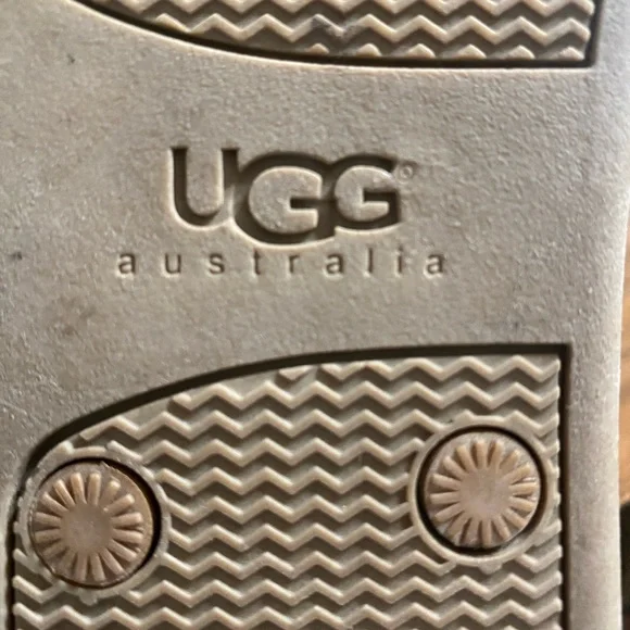 UGG Women's  Comfy Cozy Cream FIip Flops poolside SZ 7 - Picture 7 of 13